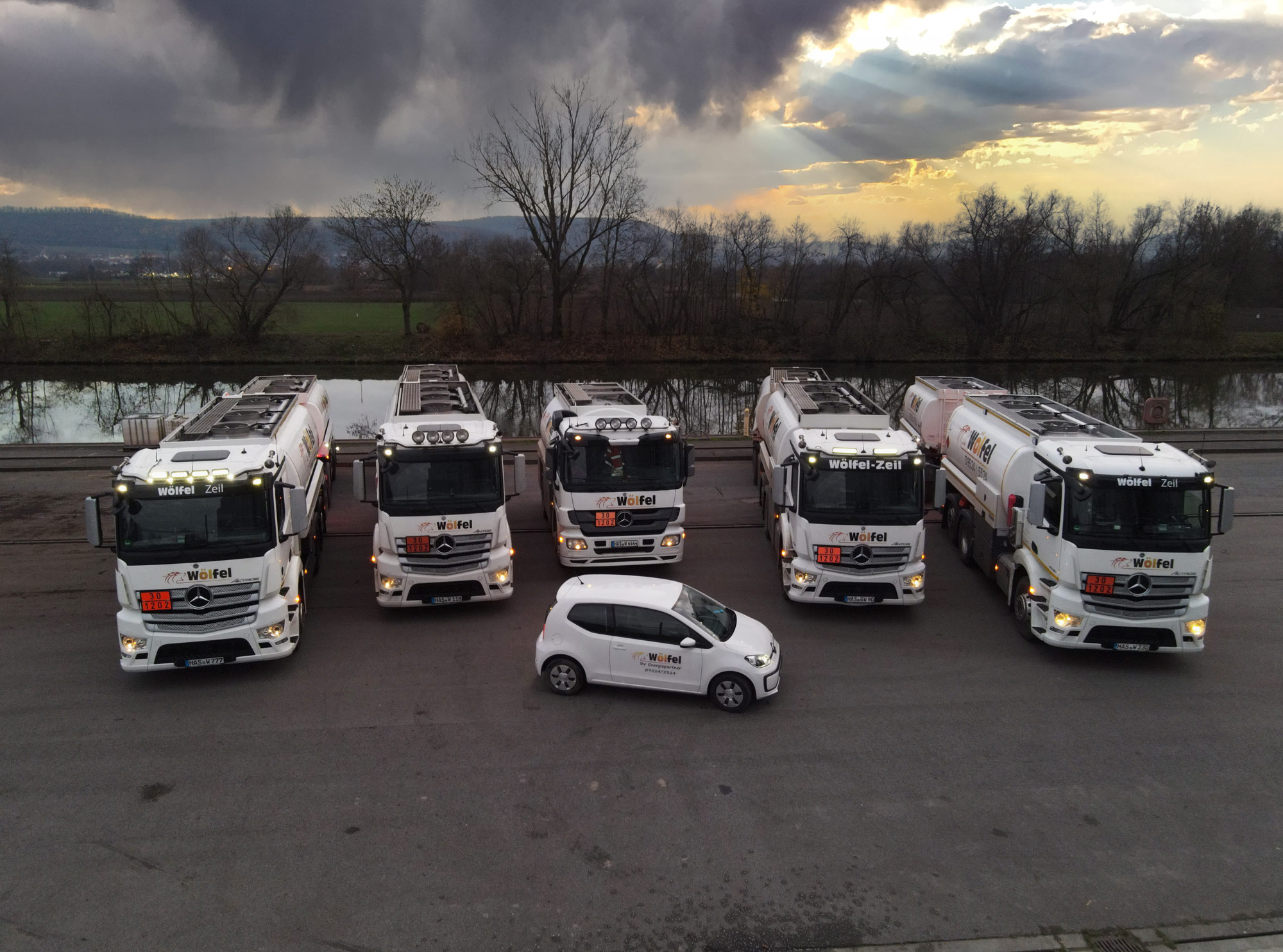 Fuhrpark-Woelfel-LKW breit